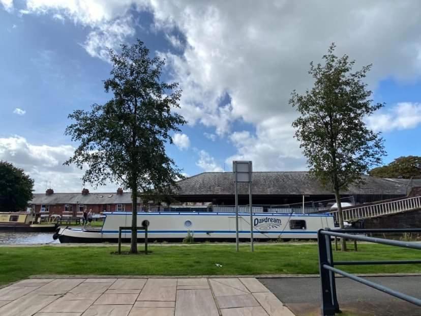 City Centre Chester Waterways Apartment Экстерьер фото