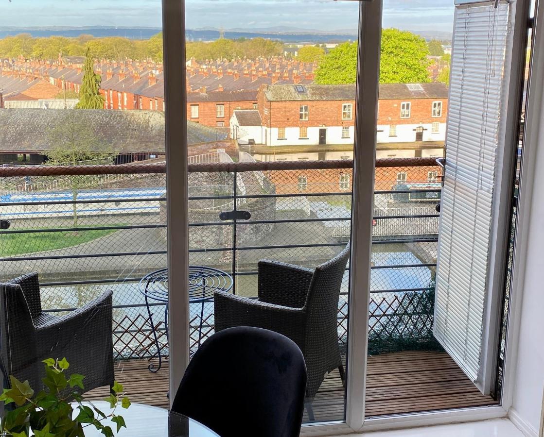 City Centre Chester Waterways Apartment Экстерьер фото