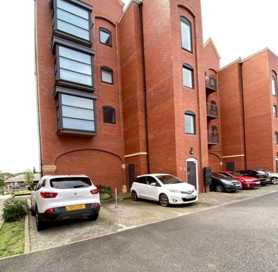 City Centre Chester Waterways Apartment Экстерьер фото